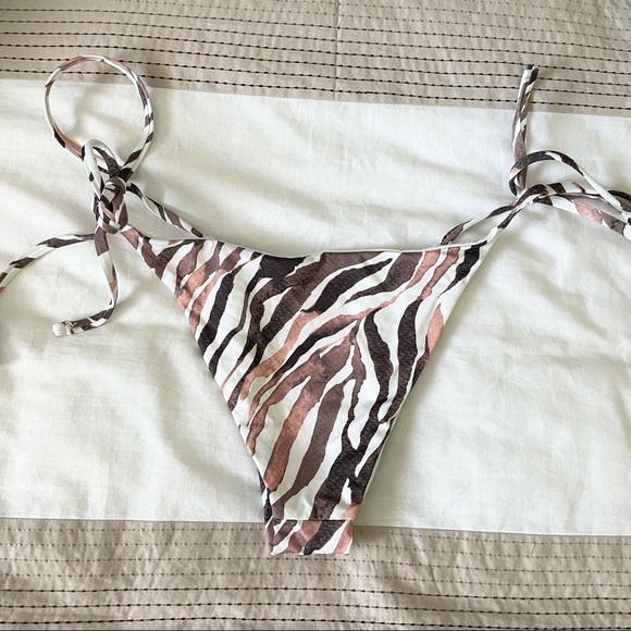Frankie’s Bikinis Halo Mackenzie Tiger Swim Set M - Picture 8 of 15